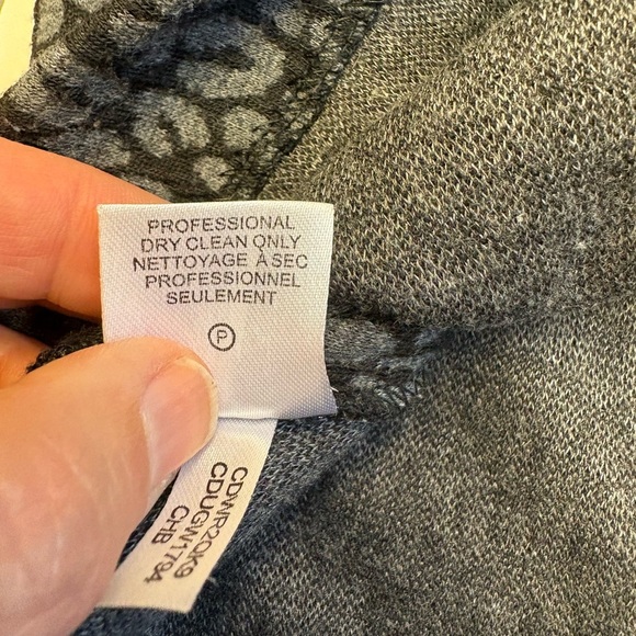 Calvin Klein grey leopard print sleeveless stretchy camisole top size Medium - Picture 8 of 10